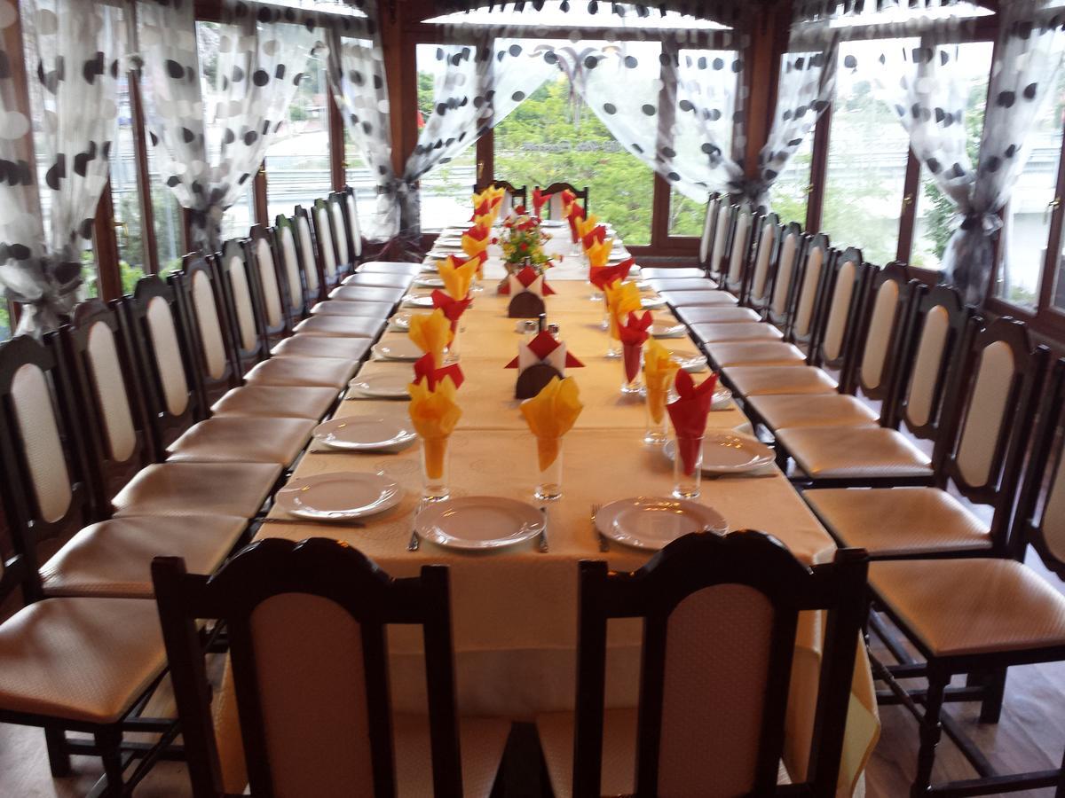 Hotel Vataksi Shkodër エクステリア 写真